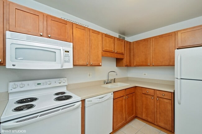 Building Photo - 211 E Ohio St