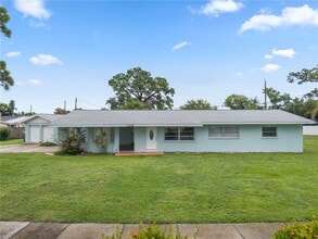 Building Photo - 1225 Casabella Dr