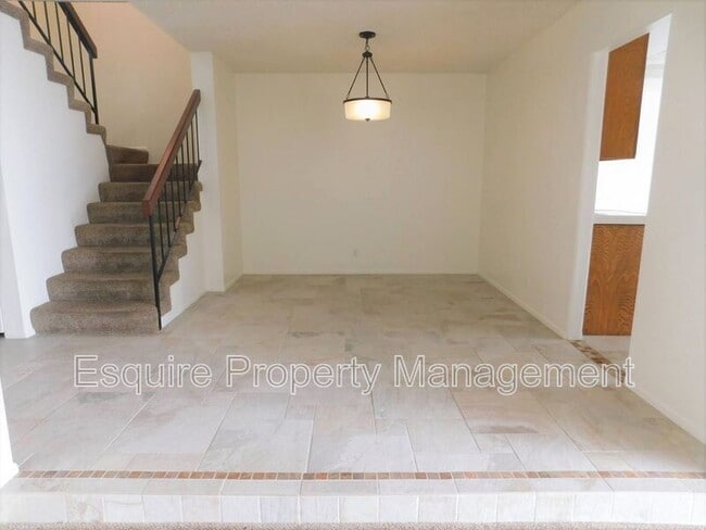 Building Photo - 2325 Kingsbridge Ln