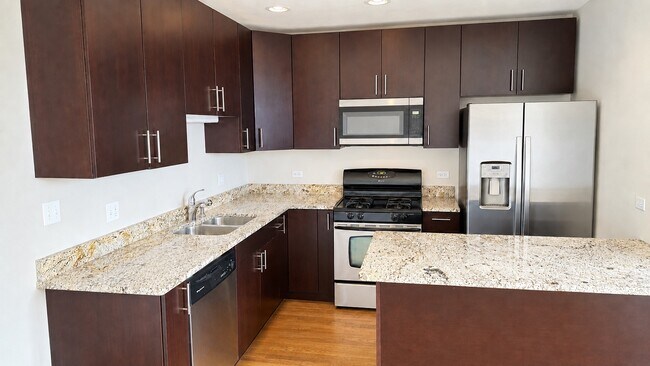 Building Photo - 3342 W 19th St