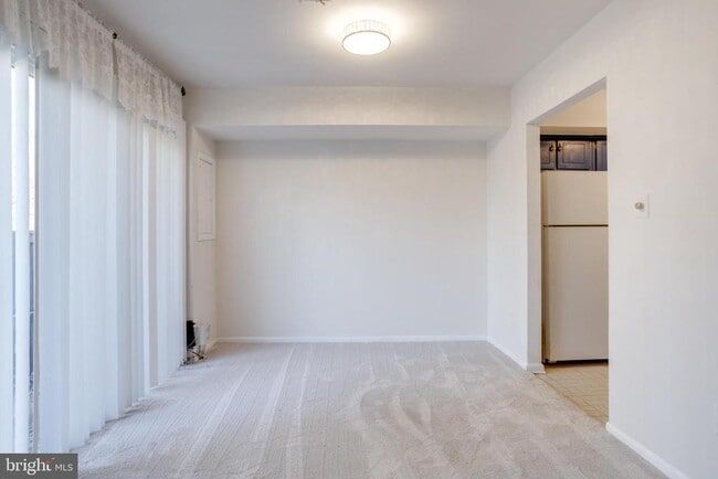 Building Photo - 7900 San Leandro Pl