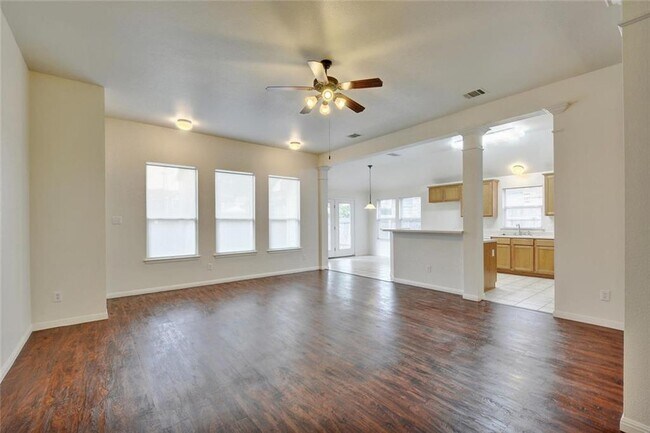 Building Photo - 2624 Century Park Blvd