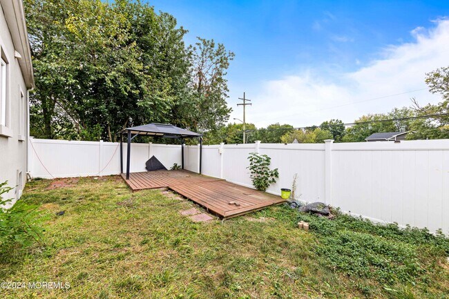 Building Photo - 314 NJ-34