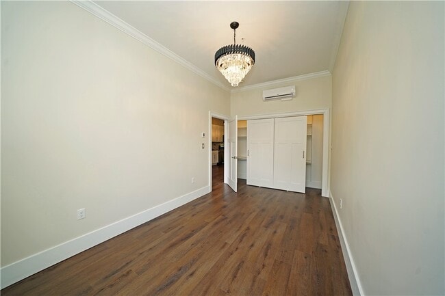 Building Photo - 184 N Main St