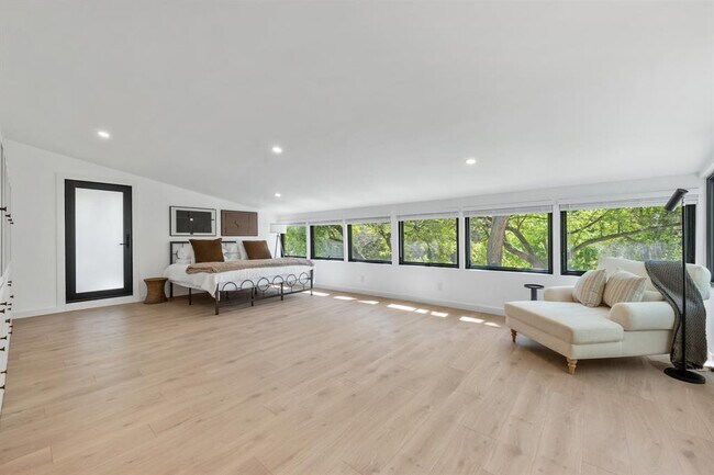 Building Photo - 2607 Pembrook Trail