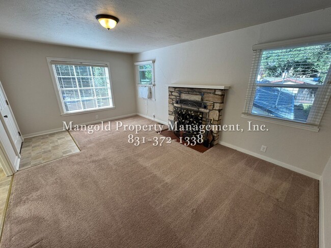 Building Photo - Charming 1-Bed 1-Bath Home with Bonus Room...