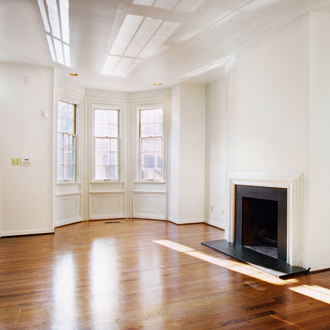 Building Photo - 333 Denniston St