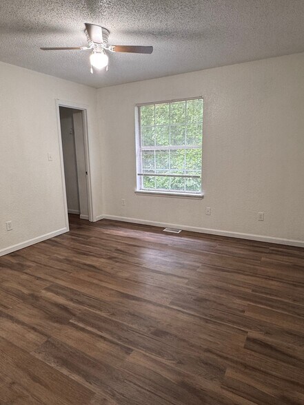 Building Photo - 2498 Nugget Ln