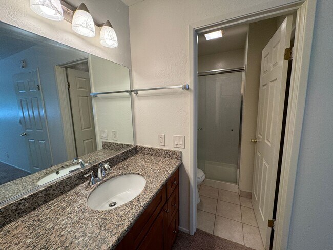 Building Photo - Pinehurst Ave 412-414