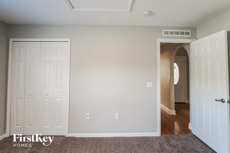 Building Photo - 2079 Hayfield Way