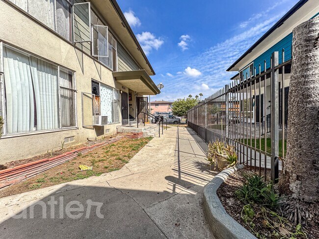 Building Photo - 4026 Palmwood Dr