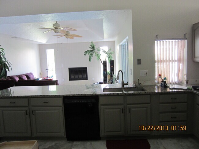 Building Photo - 6325 Winding Lake Dr