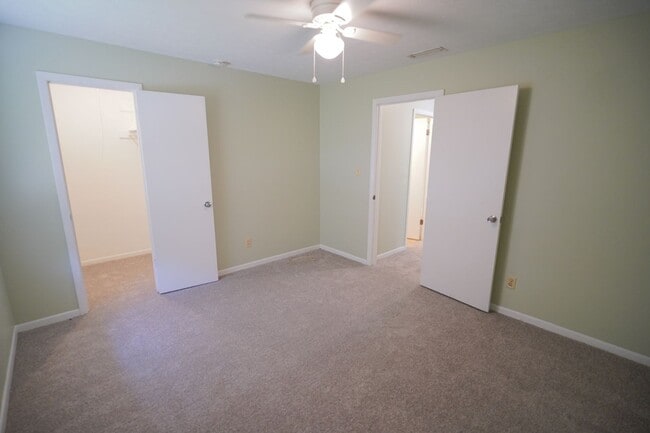 Building Photo - 2304 Hartsfield Ct