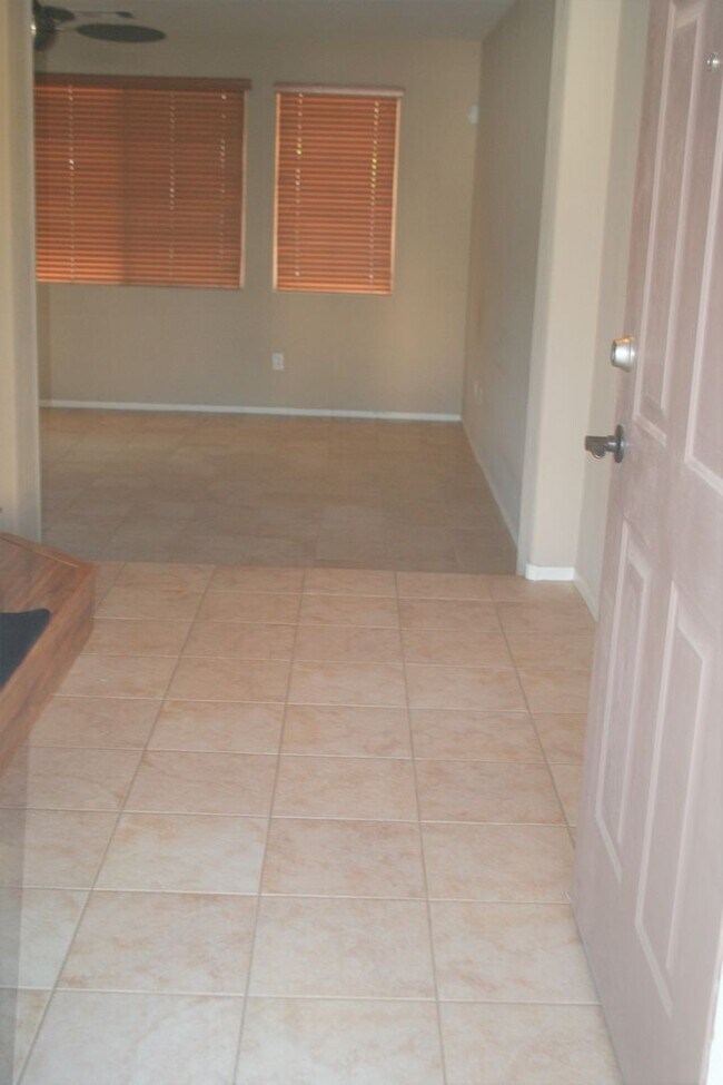 Building Photo - 7115 Quarterhorse Ln