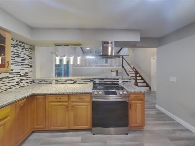 Building Photo - 12911 Overlook Rd