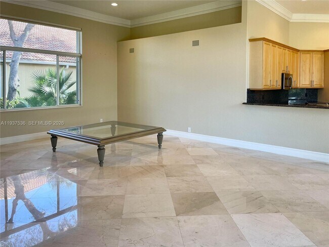 Building Photo - 2579 Mayfair Ln