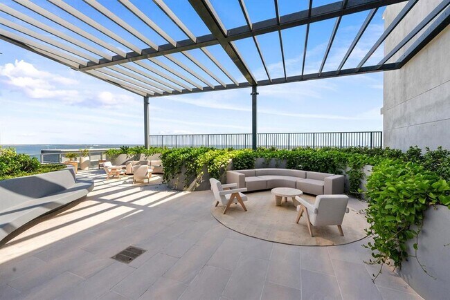 Building Photo - 3015 S Ysabella Ave