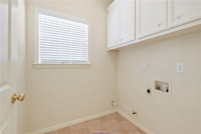 Building Photo - 4709 Shoal Creek Dr