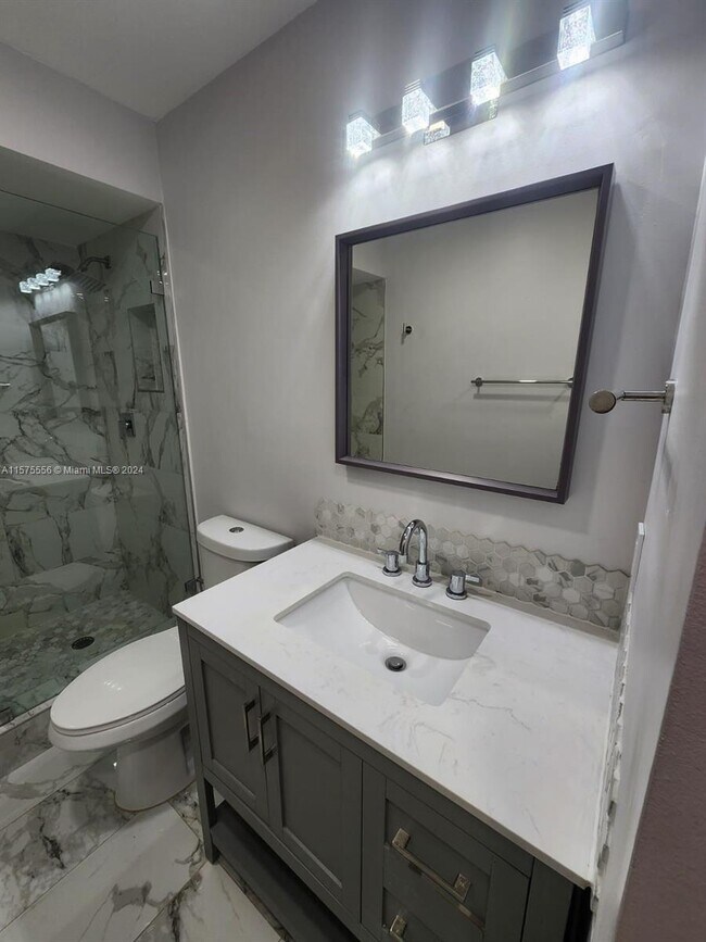 Building Photo - 1701 Bayberry Dr