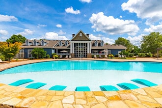 Building Photo - Summer Lake