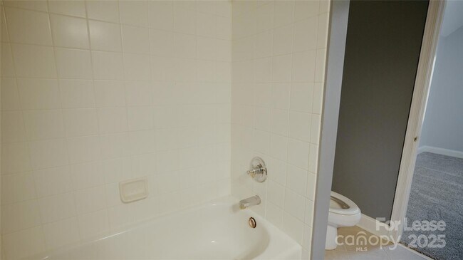 Building Photo - 12325 Summer Breeze Ct