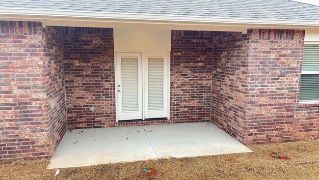 Building Photo - 12405 Armstrong Dr