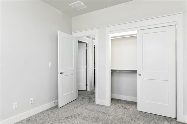 Building Photo - Beautiful condo in Star!!!