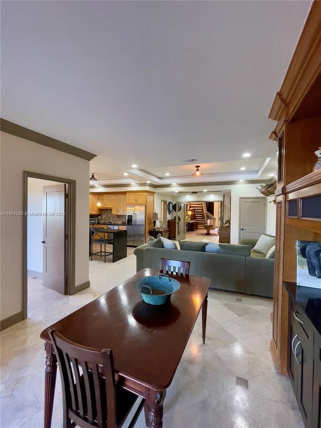 Building Photo - 6100 Paradise Point Dr