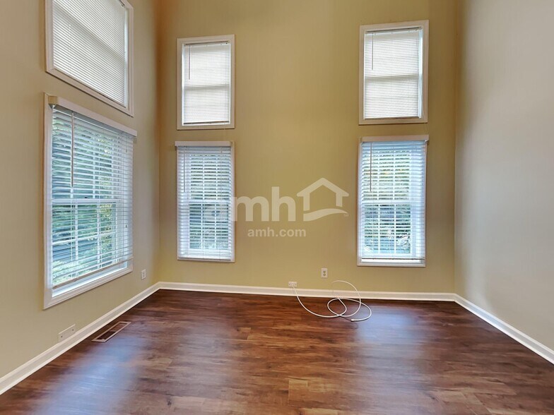 Building Photo - 5220 Turf Grass Ct