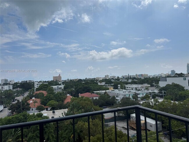 Building Photo - 899 West Ave