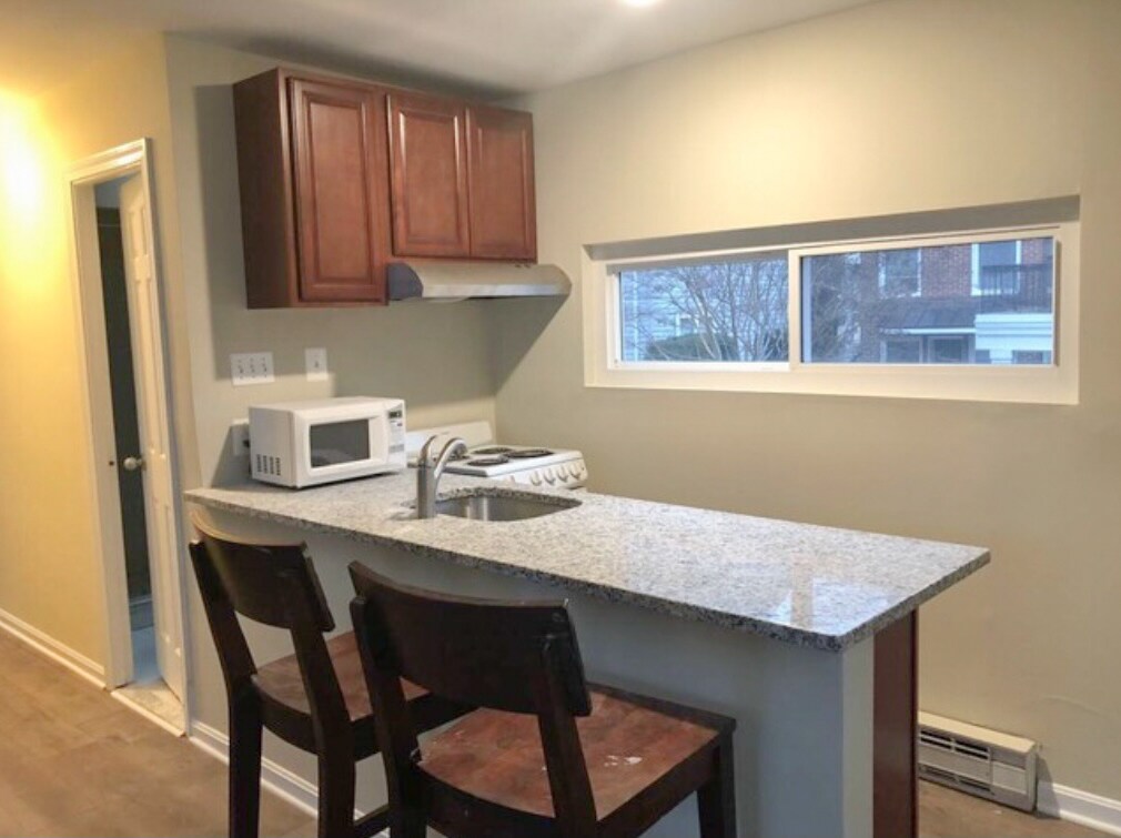 Building Photo - 1501 Key Blvd