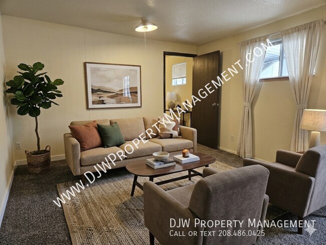 Building Photo - 103 SW 1st-B