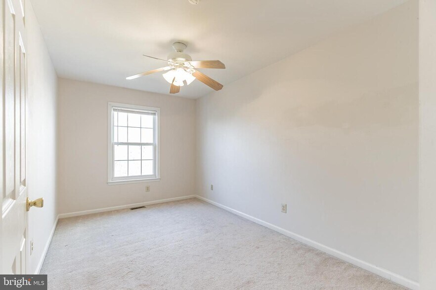 Building Photo - 556 Cork Cir