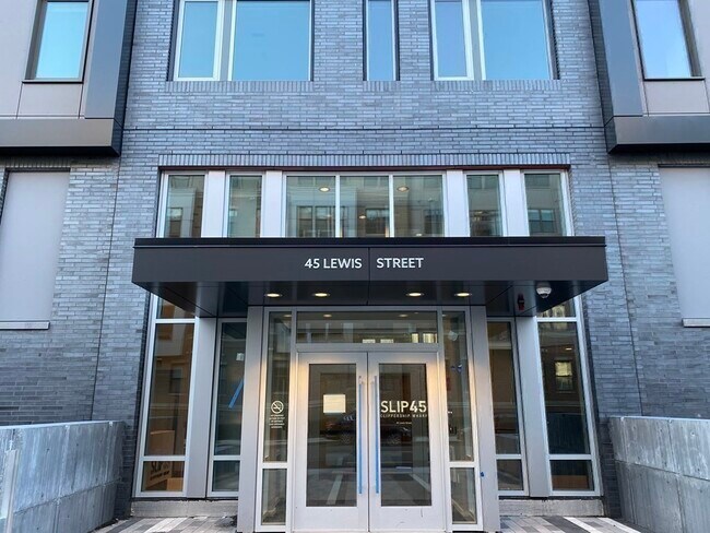 Building Photo - 45 Lewis St