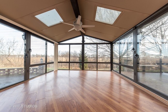 Building Photo - 565 Coventry Ln