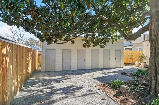 Building Photo - 914 Dante St