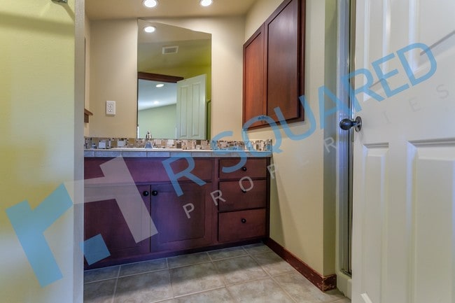 Building Photo - 14314 Stone Ave N