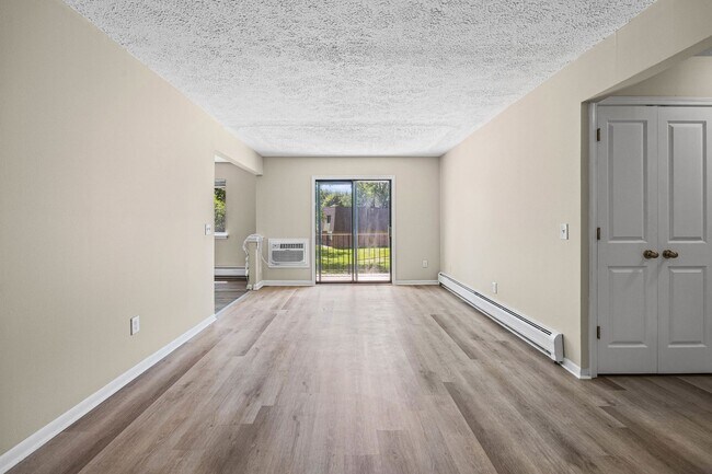 Building Photo - 5 Stenwick Dr