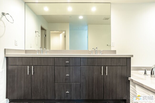 Building Photo - 392 Suave Ln