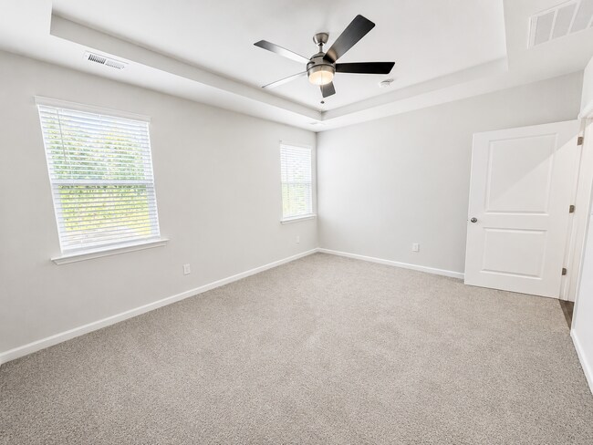 Building Photo - 717 Isleworth Ln