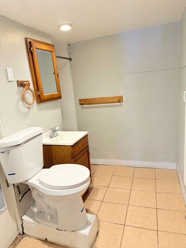 Interior Photo - 115-117 Ruxton Ave