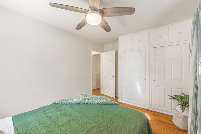 Building Photo - 4945 N Euclid Ave