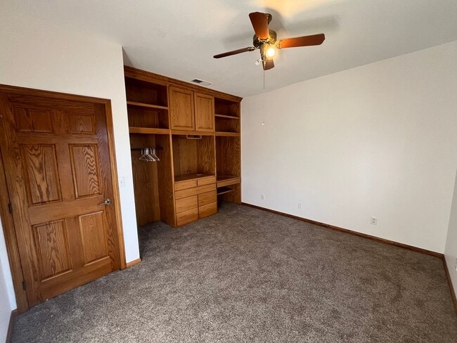 Building Photo - 18655 Oak Ridge Ln