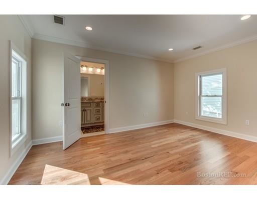 Building Photo - 49 Cook St