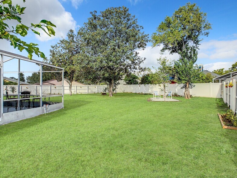 Building Photo - 4840 Kingston Cir