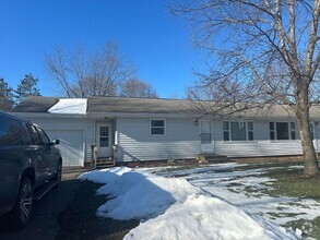 Building Photo - 2 Bedroom Duplex