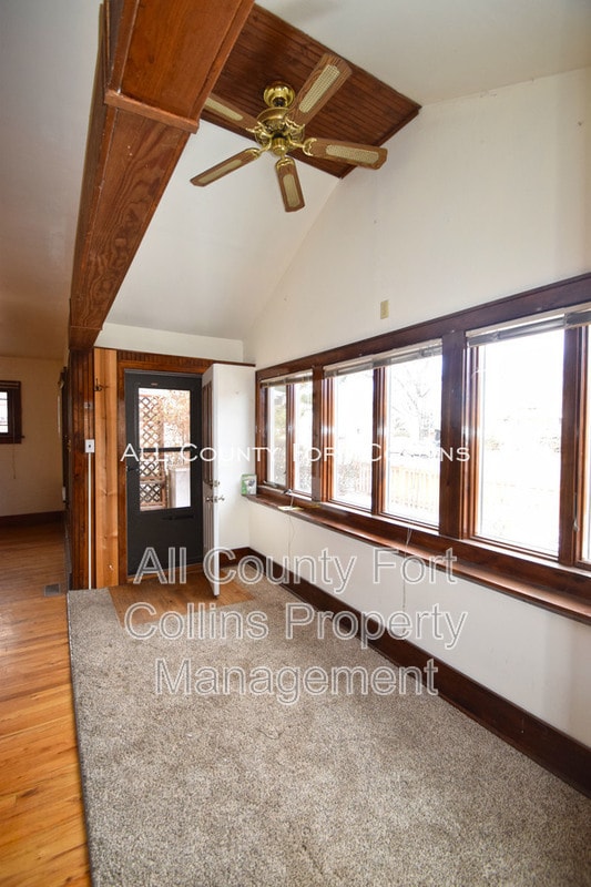 Building Photo - 615 E Myrtle St