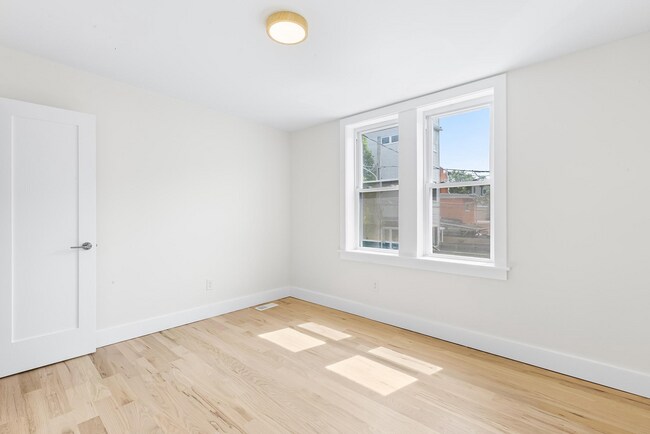 Building Photo - 2441 E Firth St