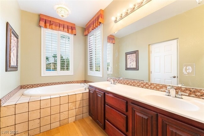 Building Photo - 62 Myrtle Springs Ct