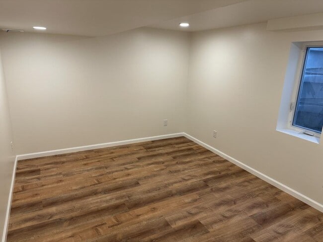 Building Photo - 249 Bluegrass Ave